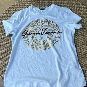 Gently worn VERSACE Medusa t shirt size 36. Inside neckline tag coming off